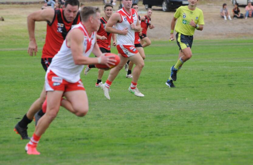 HISTORY: Ararat's Aaron Pianta taking on his Stawell opponent in 2022. Picture: CASS LANGLEY
