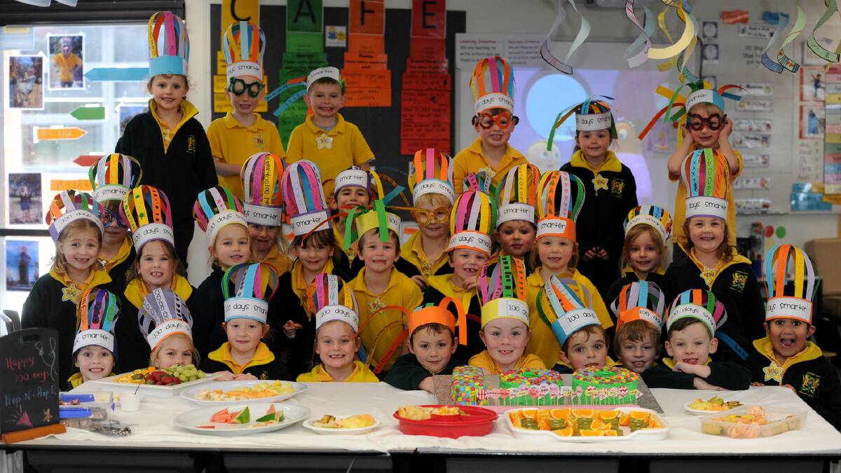 TIME TO CELEBRATE: Ararat West Primary School prep students celebrated 100 days smarter on Wednesday. Picture: SAMANTHA CAMARRI. 