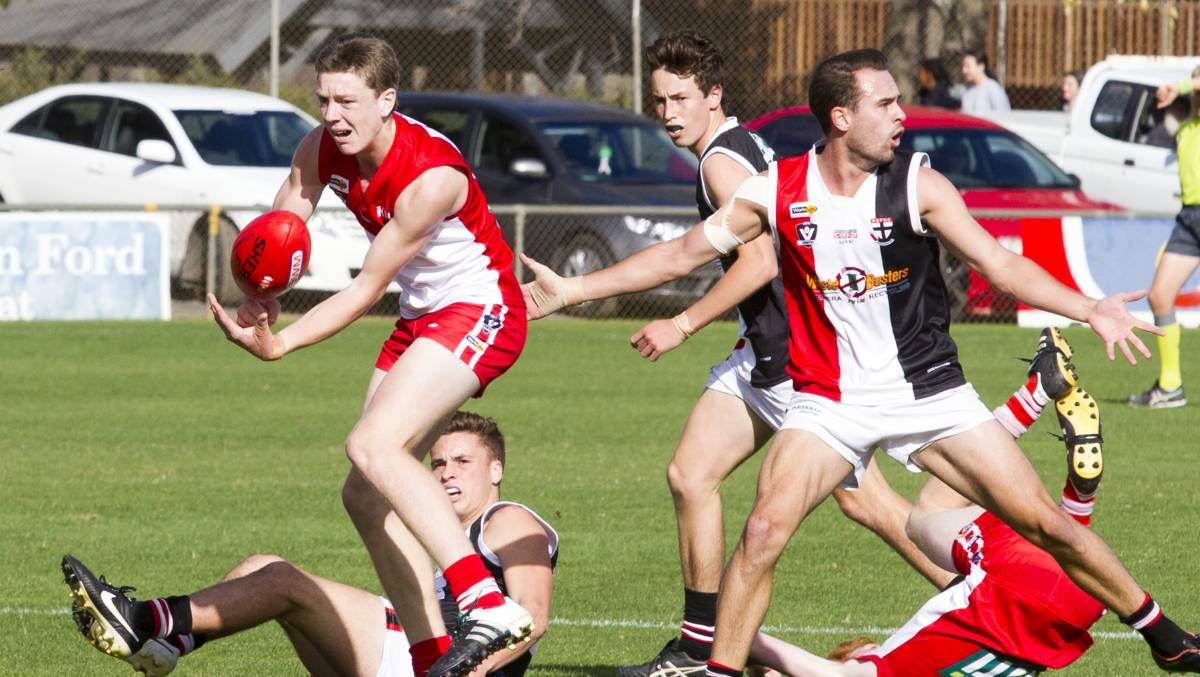 Tom Mills in action for Ararat during the 2016 Wimmera Football League season.