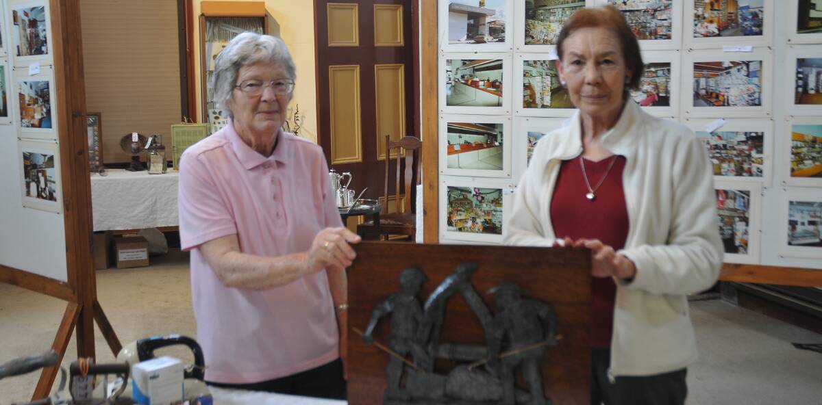 PAYING TRIBUTE: Stawell Historical Society president Dorothy Brumby and Stawell Historical Society member Kate Van Dyck.