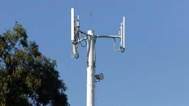 The State government has split with a Commonwealth program to build rural mobile towers.