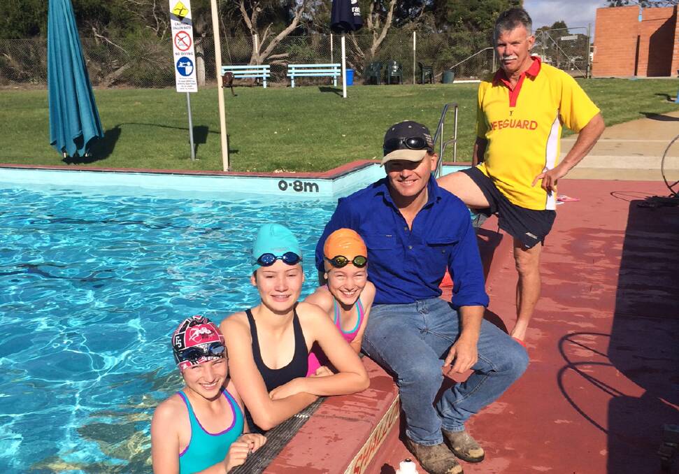 Louise Millear, Annabelle Millear, Kate, Millear, Pat Millear and lifeguard Colin Easton make the most of morning lap swimming and training at Willaura s Outdoor Pool.