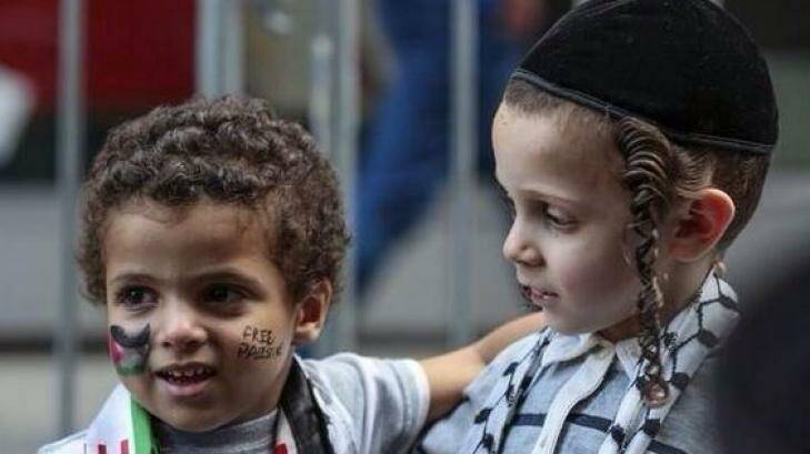 A Jewish and a Palestinian boy together in Israel for #JewsAndArabsRefusetoBeEnemies Photo: Twitter 