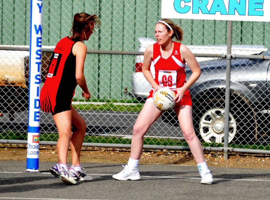 Ararat shooter Jakki Gibson in action during the Rats big win over Stawell in the final round of the Wimmera Netball Association home and away season. Picture: MARK MCMILLIAN