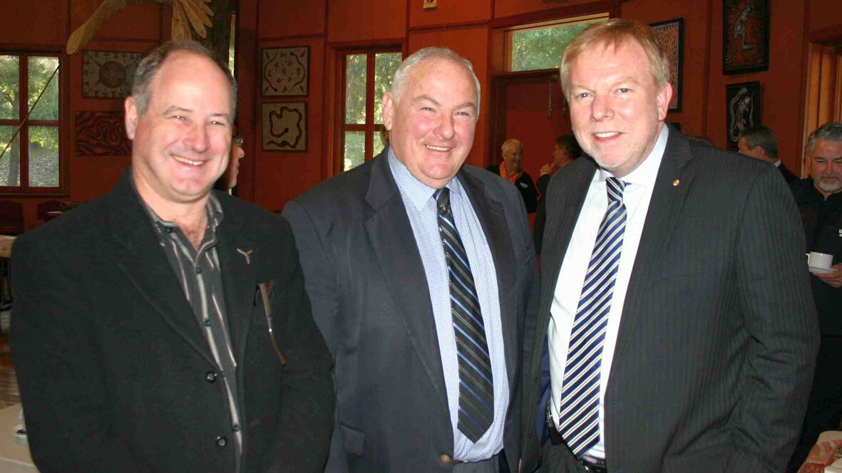 Ararat Rural City Council mayor Cr Paul Hooper, Northern Grampians Shire
Council mayor Cr Kevin Erwin and David Mann.