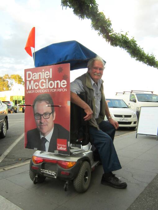 A familiar figure around Ararat, Eric ‘Whirley’ Wilson shows his support for Labor candidate for Ripon Daniel McGlone.