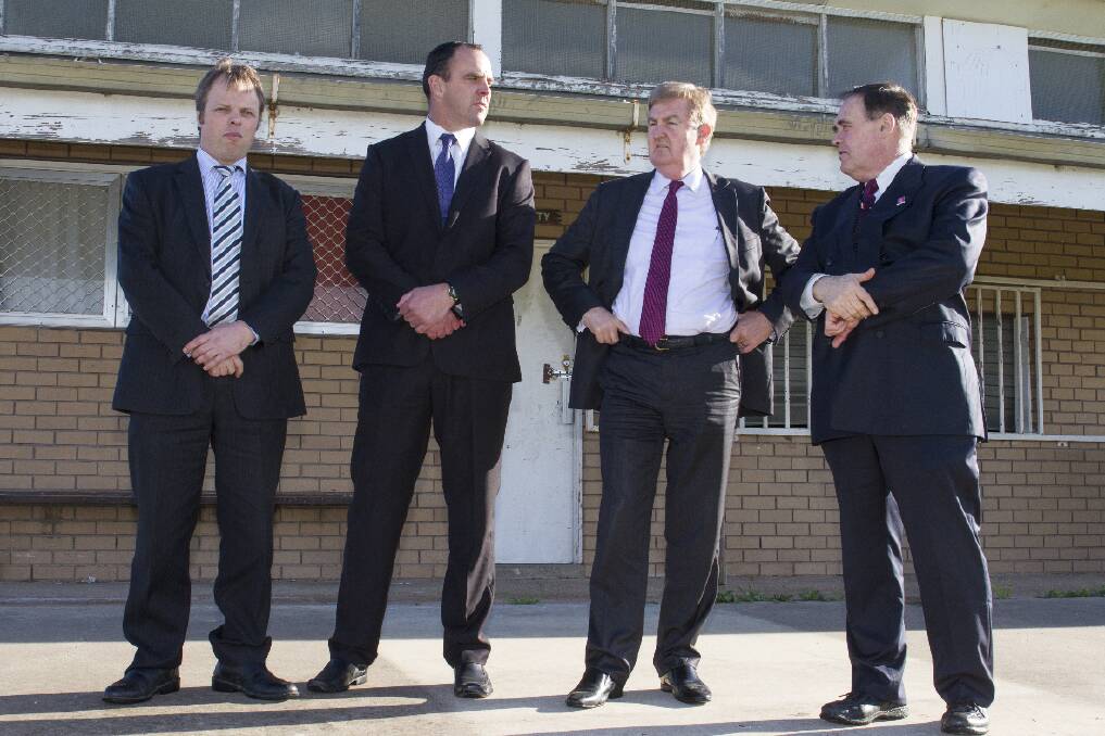 Member for Western Victoria David O’Brien, Nationals candidate for Ripon Scott 
Turner, Deputy Premier Peter Ryan and Ararat Rural City CEO Andrew Evans at 
Gordon Street Oval.