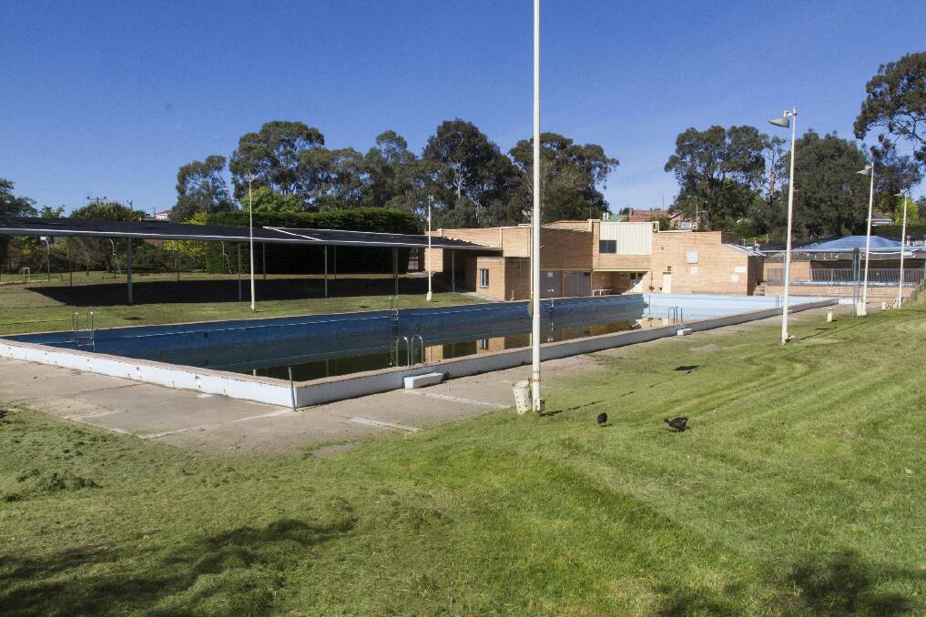 The Ararat Outdoor Olympic Swimming Pool has been closed for more than two years. Picture: PETER PICKERING