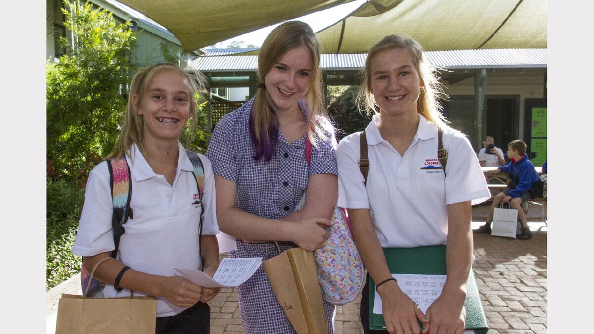 Ella, Lauren and Amy look ready for their new school at Ararat College.