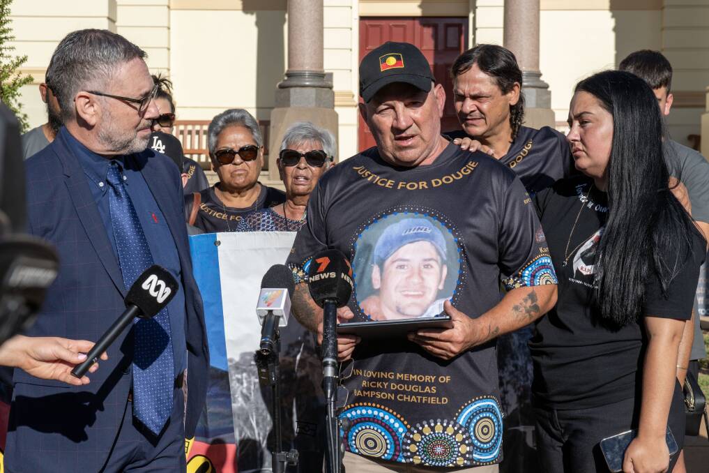 Ricky Hampson Sr addresses the media outside Dubbo Court at the start of the inquest into his son's death. Picture by Belinda Soole