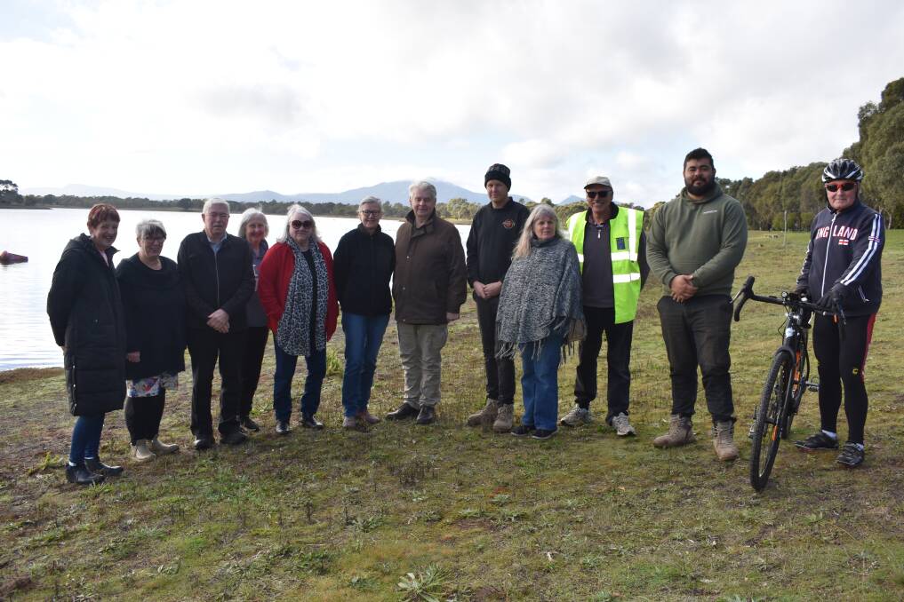 PROJECT: Angela Reynolds, Trish Ruthven, Tony Reynolds, Cecilia Farazle, Kerry Purcell, Chris Trayner, Morrie Allgood, Russell Harris, Mrs Hobbs, Stuart McKinnon, Josh Taurau and Peter Mayo at Green Hill Lake. Picture: JAMES HALLEY
