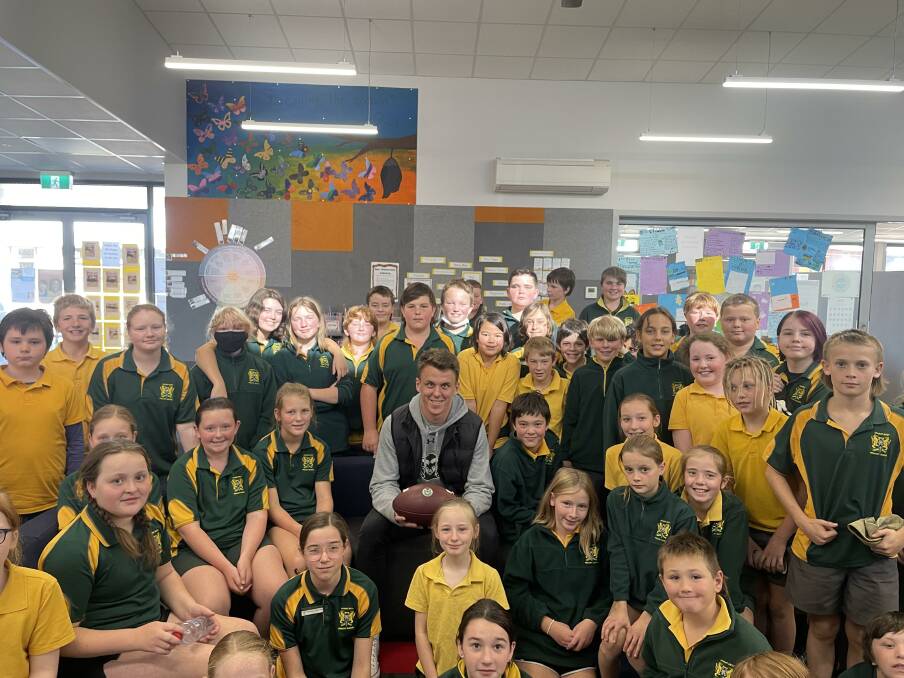 VISIT: Paddy Turner with students from Ararat West Primary School. Picture: CONTRIBUTED. 