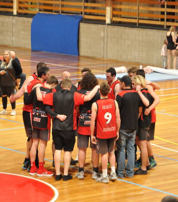 RE-GROUP: Ararat Redbacks will hit the road for their second double header in the 2018-19 season. Picture: CASSANDRA LANGLEY