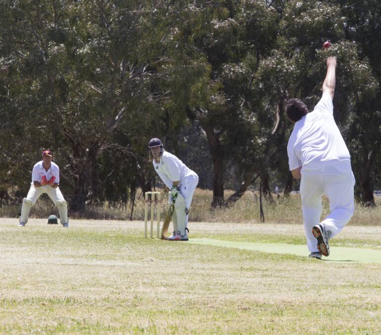 CONTINUE: Pomonal's Luke Jordan will continue to bat against Youth Club's bowling attack in the conclusion of round three. Picture: PETER PICKERING