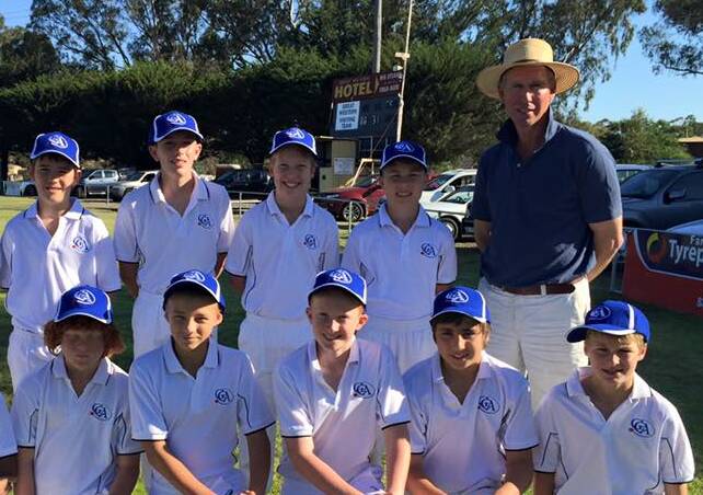 SHARING KNOWLEDGE: Geoff Phillips has coached many representative cricket teams during his involvement with the Grampians Cricket Association. 