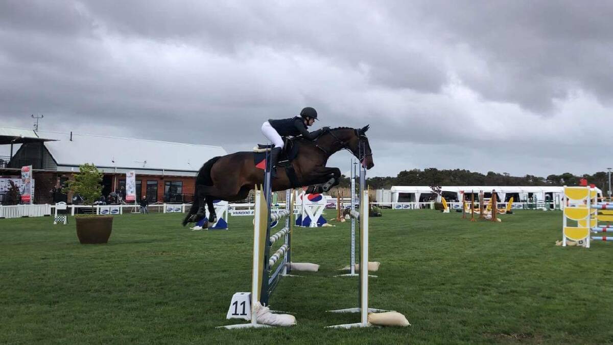 Hannah Wigg forced to withdraw from National Showjumping championships after horse injury | The Ararat | Ararat, VIC