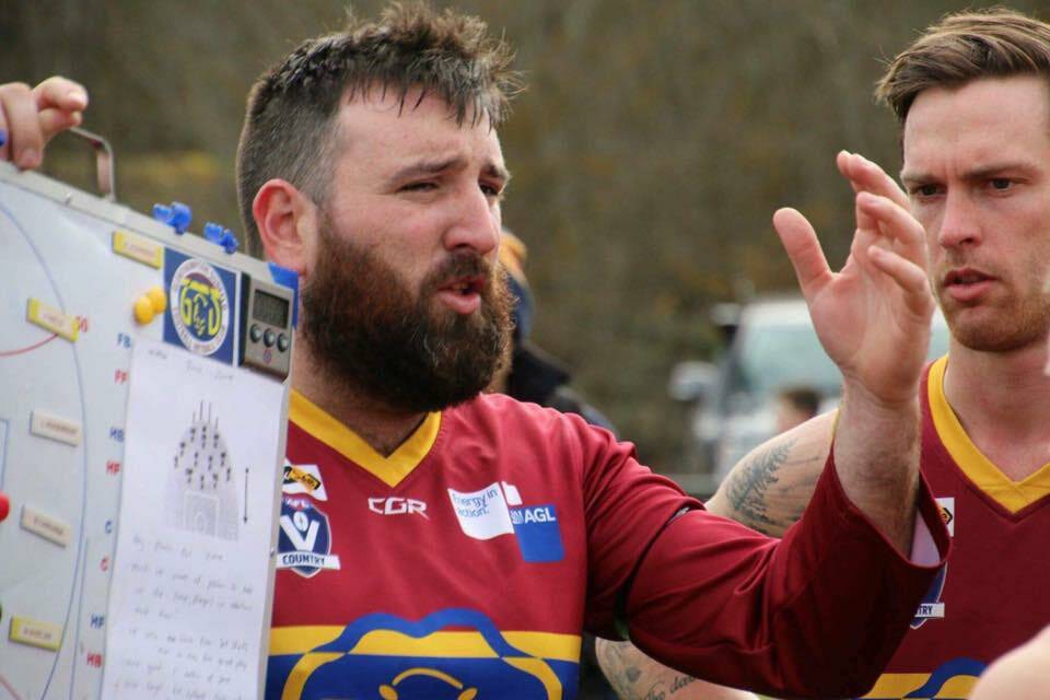 Brandon Weatherson coaching at Glenthompson-Dunkeld in 2018. Picture: CONTRIBUTED