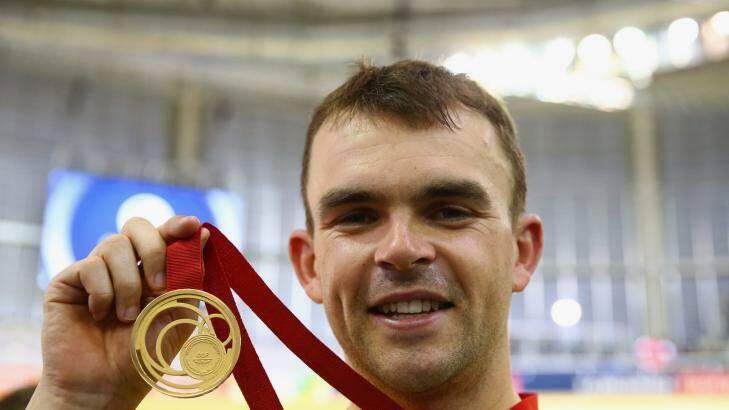 Jack Bobridge of Australia poses with his gold medal during the medal ceremony for the Men'?s 4000m Individual Pursuit Final. Photo:  Robert Cianflone/Getty Images