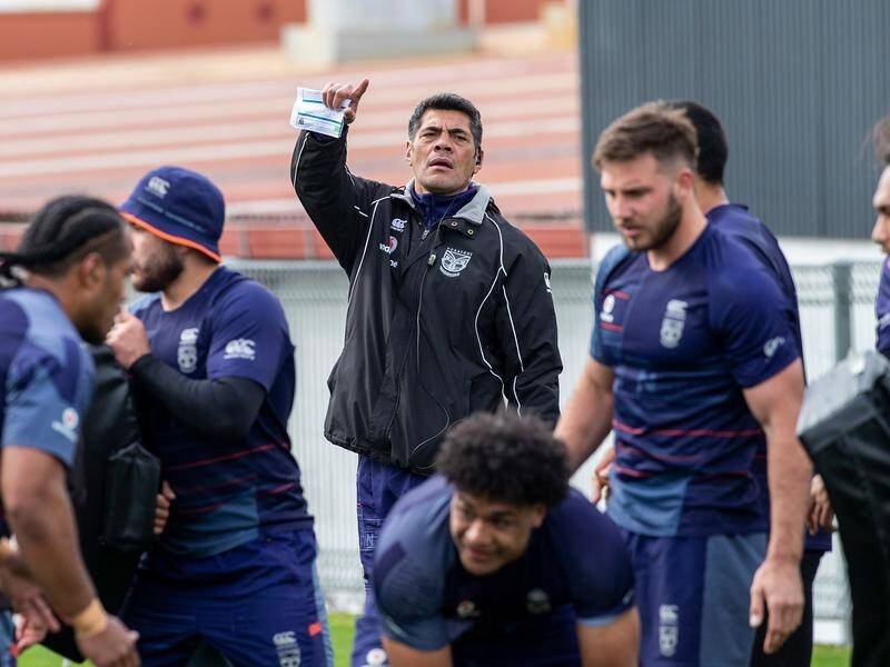 Warriors head coach Stephen Kearney (c) will allow his team to play with more freedom this season.