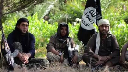 An Islamist fighter, identified as Abu Muthanna al-Yemeni from Britain (R), speaks in this still image taken undated video shot at an unknown location and uploaded to a social media website on June 19, 2014. Five Islamist fighters identified as Australian and British nationals have called on Muslims to join the wars in Syria and Iraq, in the new video released by the Islamic State in Iraq and the Levant (ISIL). Photo: REUTERS TV