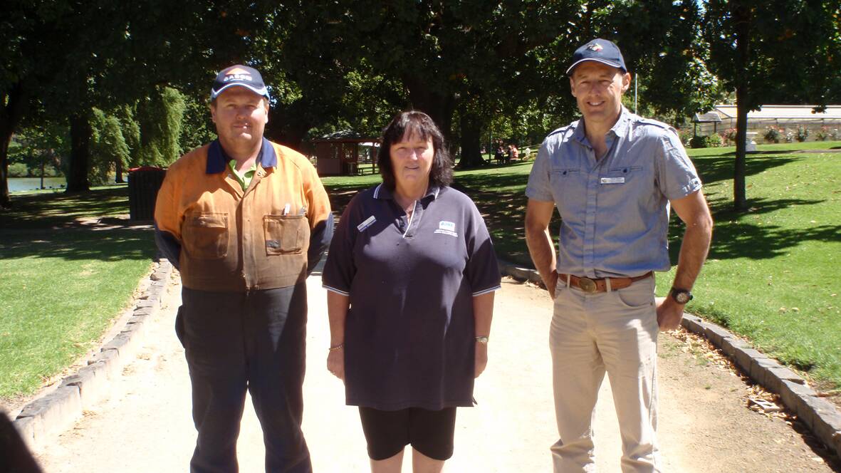 Wayne Leersen from Gason, Lyn Shipcott from AME and David Tepper from Ararat Rural City Council are getting fitter and healthier.