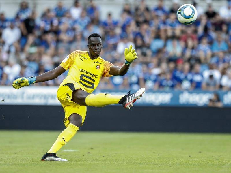 Goalkeeper Edouard Mendy has transferred from Rennes to Chelsea on a five-year deal.