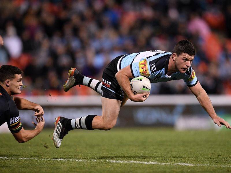 Halfback Chad Townsend has re-signed with Cronulla on an NRL deal that extends to 2023.