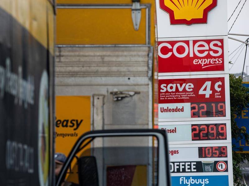 The impact of record petrol prices has seen consumer confidence tumble.