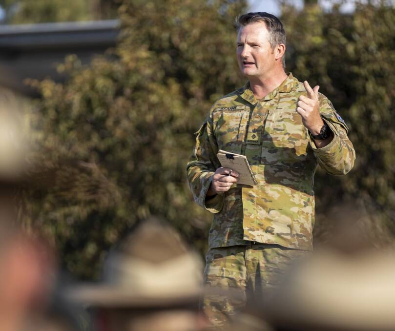3RAR Commanding Officer Lieutenant Colonel Gerard Kearns addresses soldiers at Lavarack Barracks prior to their deployment on Op COVID-19 Assist. Photo: Corporal Brodie Cross.