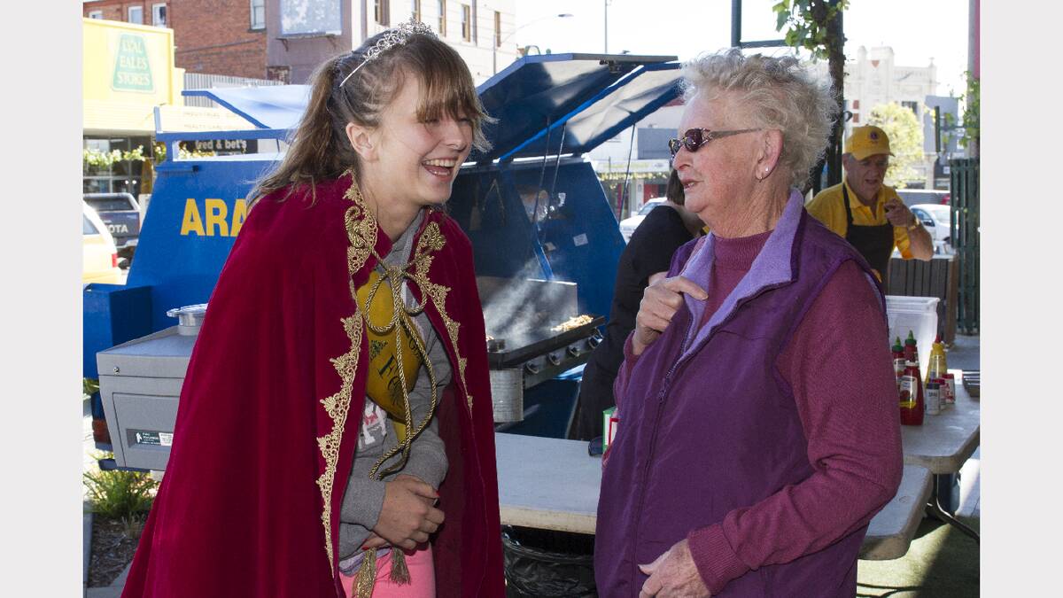 Pat Wison and Queen Millicent have some fun in Barkly Street.